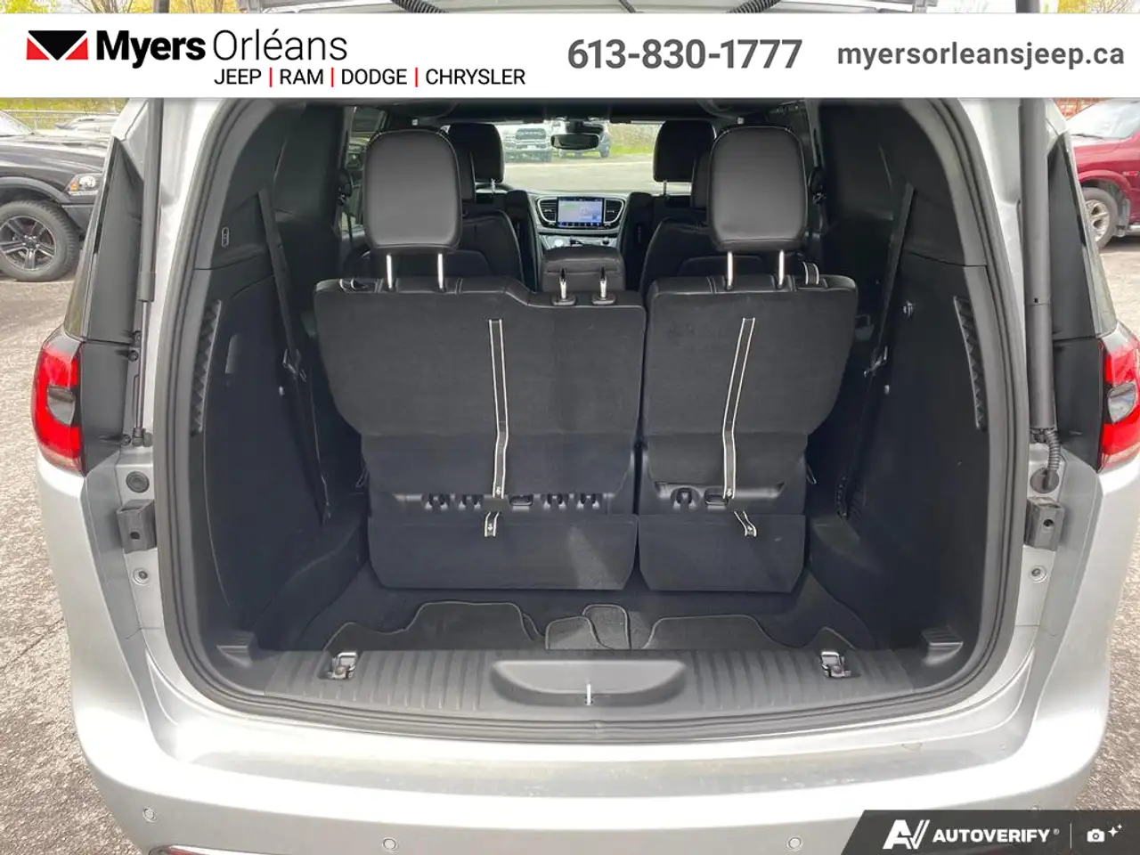 Chrysler Pacifica снимка Chrysler Pacifica
