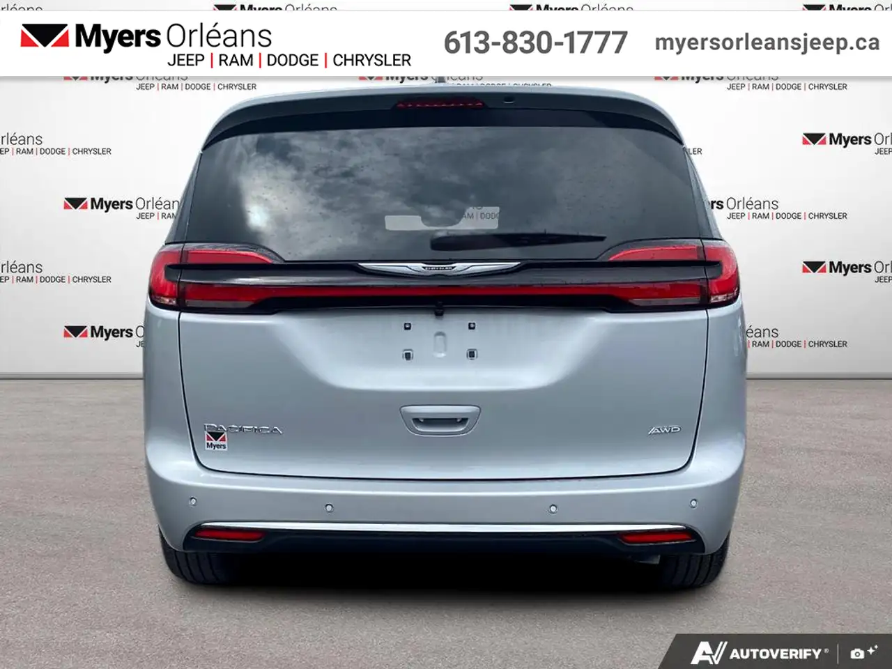 Chrysler Pacifica снимка Chrysler Pacifica