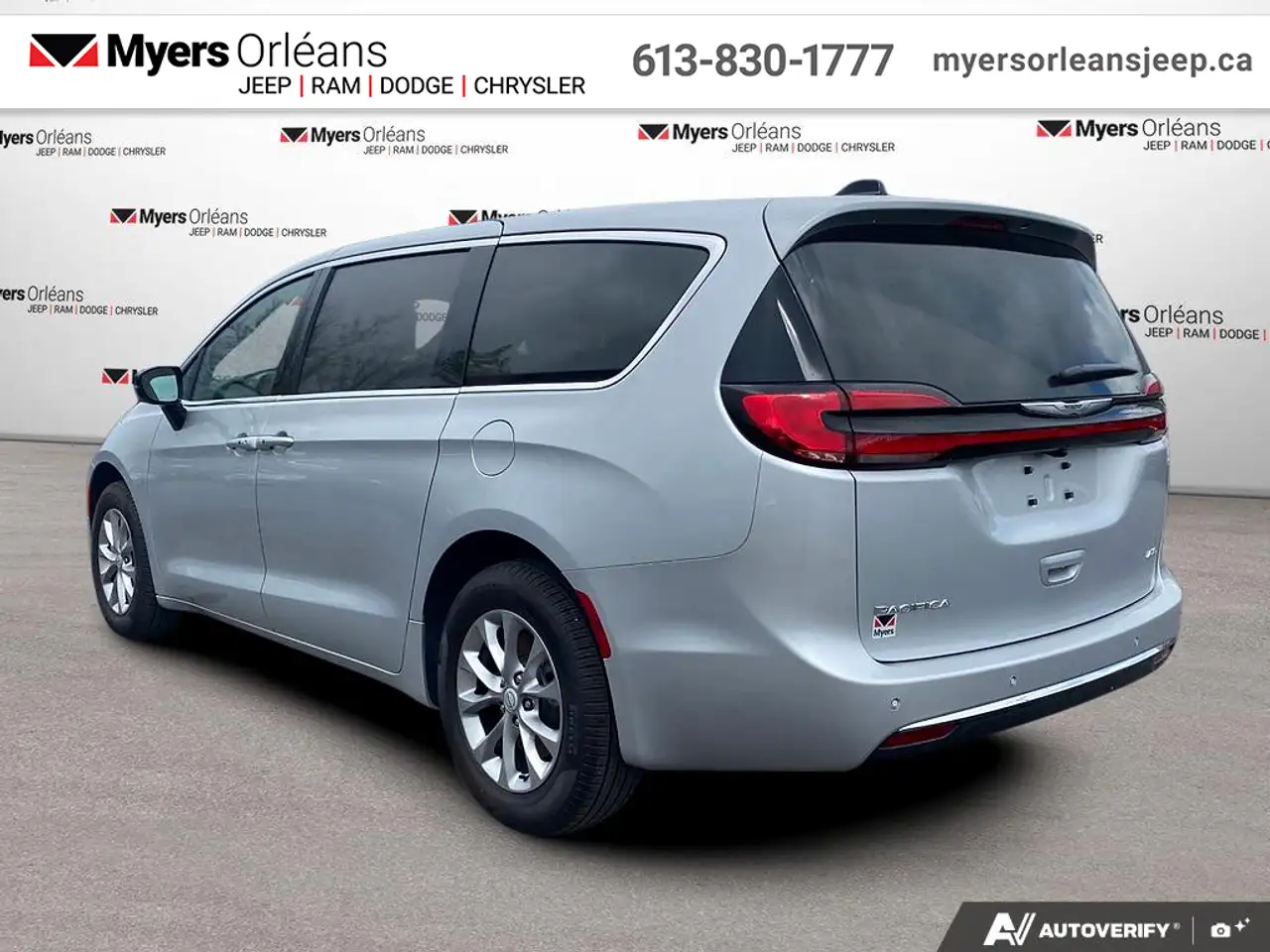 Chrysler Pacifica снимка Chrysler Pacifica