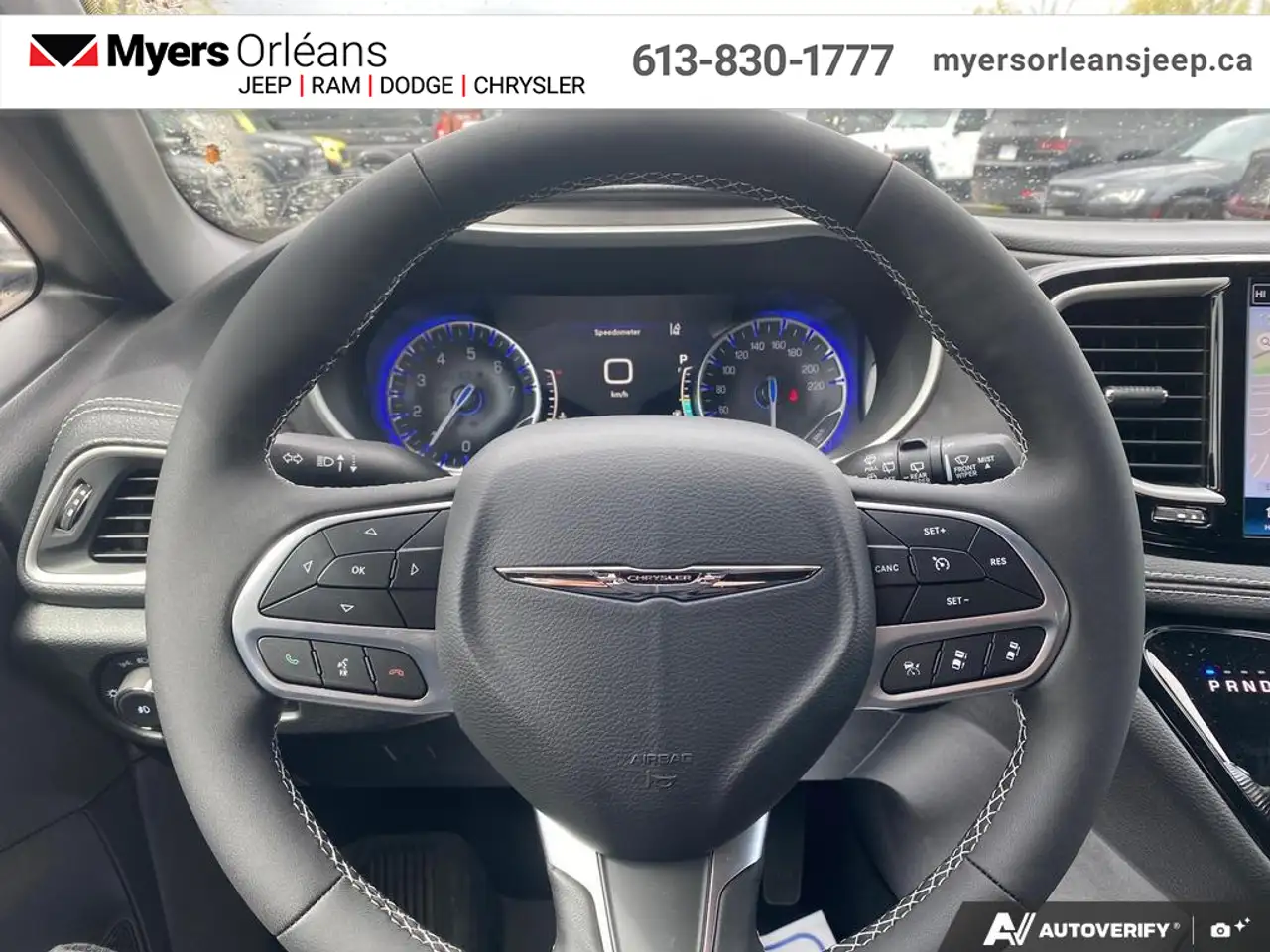 Chrysler Pacifica снимка Chrysler Pacifica