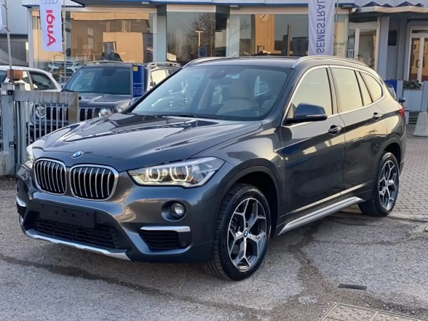 BMW X1 sDrive18d XLINE Grigio - 1