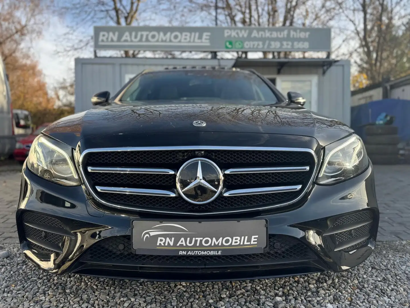 Mercedes-Benz E 450 E 450 4Matic AMG PAKET TOP AUSSTATTUNG Schwarz - 1