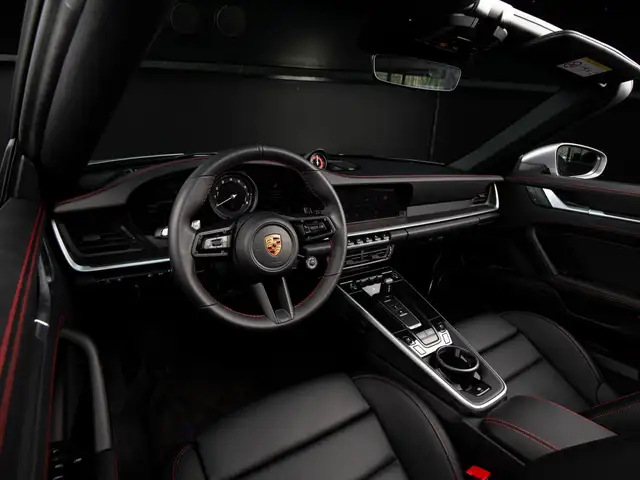 Porsche 911 view 17