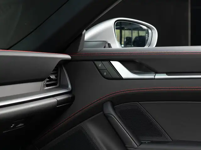 Porsche 911 view 27