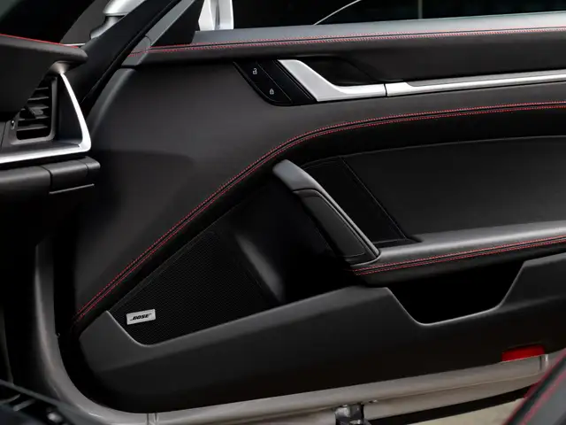 Porsche 911 view 28