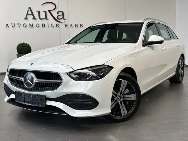 Mercedes-Benz 300 view 2