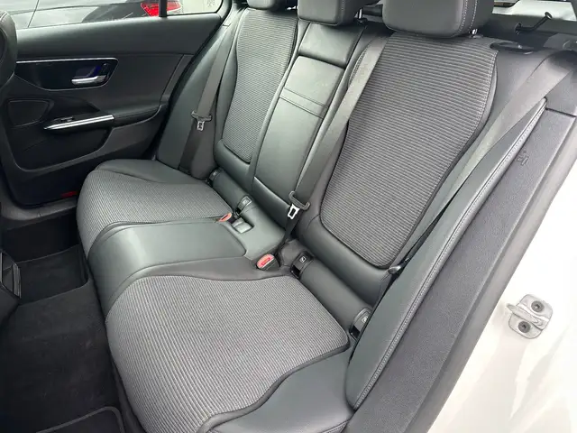 Mercedes-Benz 300 view 13