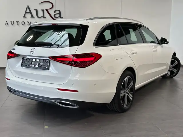 Mercedes-Benz 300 view 5