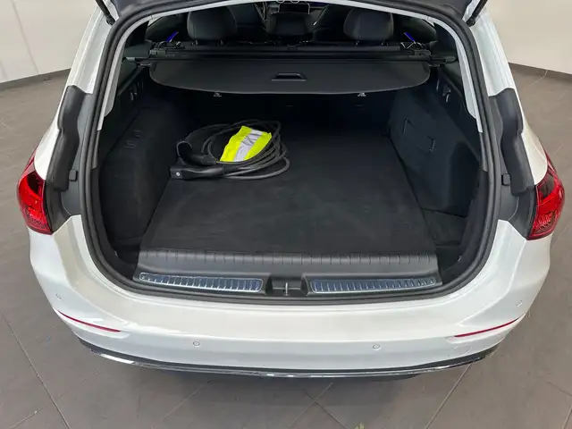 Mercedes-Benz 300 view 6