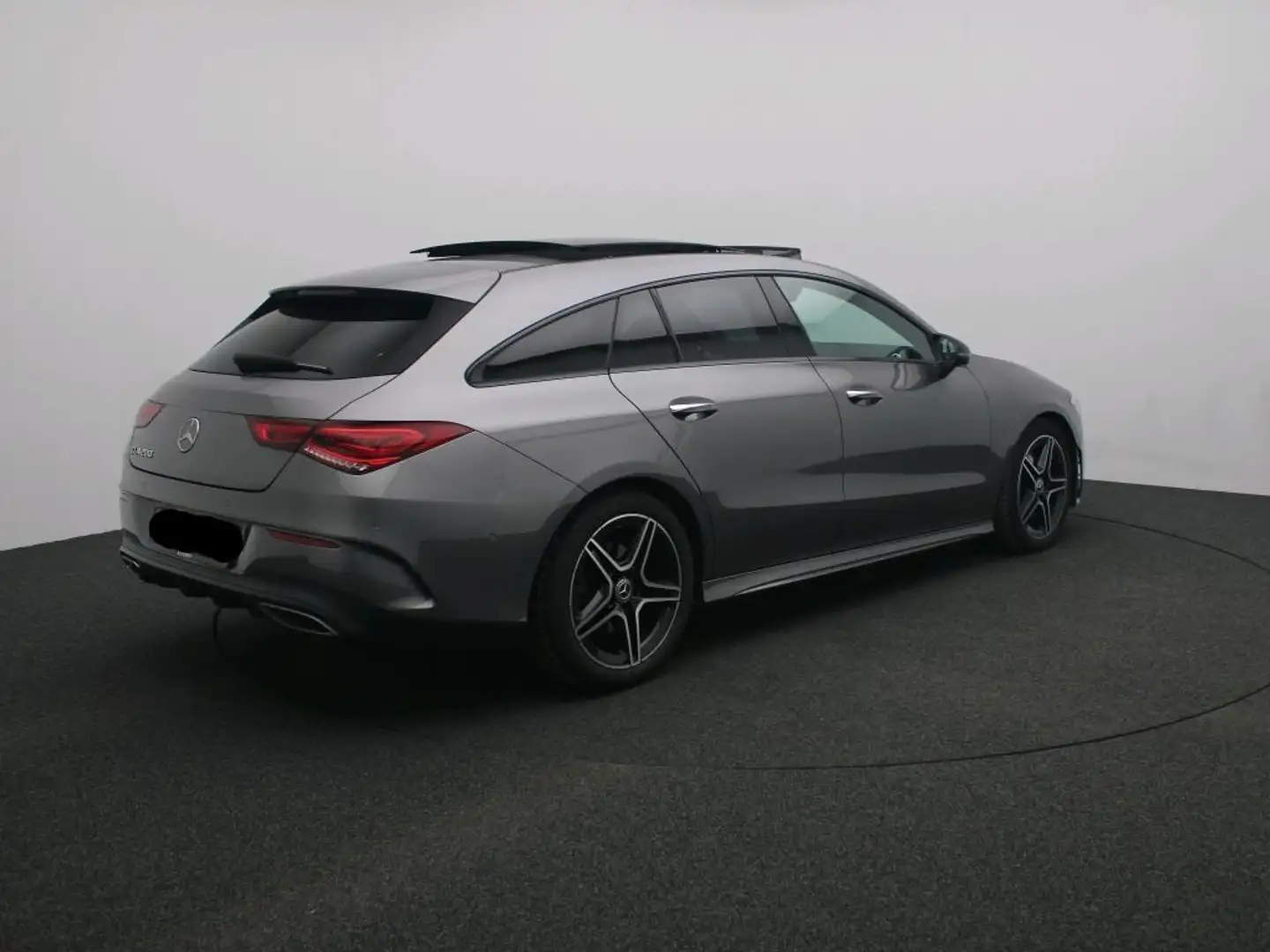 Mercedes-Benz CLA 200 Shooting Brake AMG Line + NIGHTPAKKET + PANORAMISC Grijs - 2