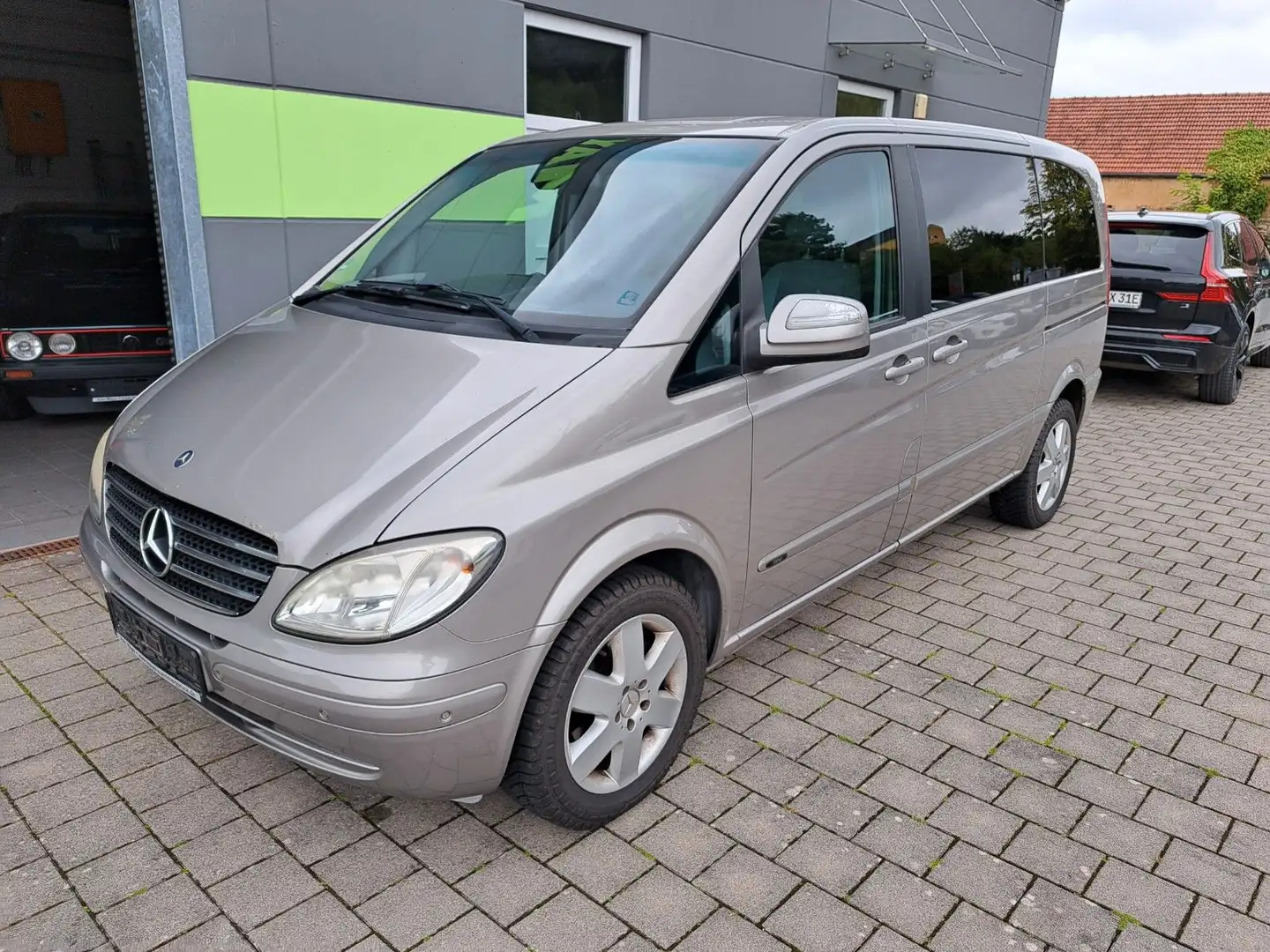 Mercedes-Benz Viano 2.2 CDI kompakt Silber - 1