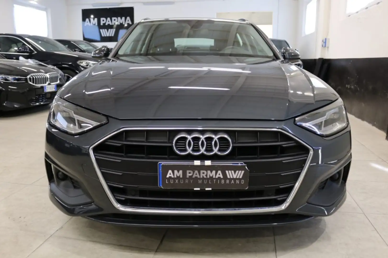 Audi A4 Avant 35 TDI/163 CV S tronic S line edition Grijs - 2