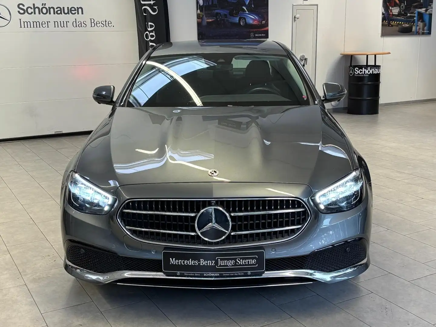 Mercedes-Benz E 220 d Avantgarde AHK+360°+TOTW+AMBIENTE+LED+DAB Grau - 2
