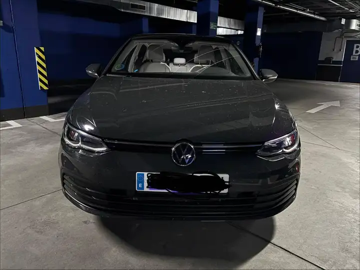 Volkswagen Golf 8 1.0 eTSI DSG 2023