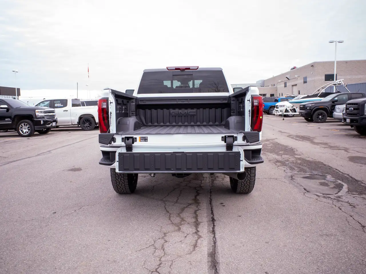 GMC Sierra 2500HD снимка GMC Sierra 2500HD