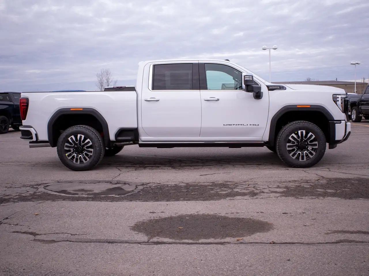 GMC Sierra 2500HD снимка GMC Sierra 2500HD