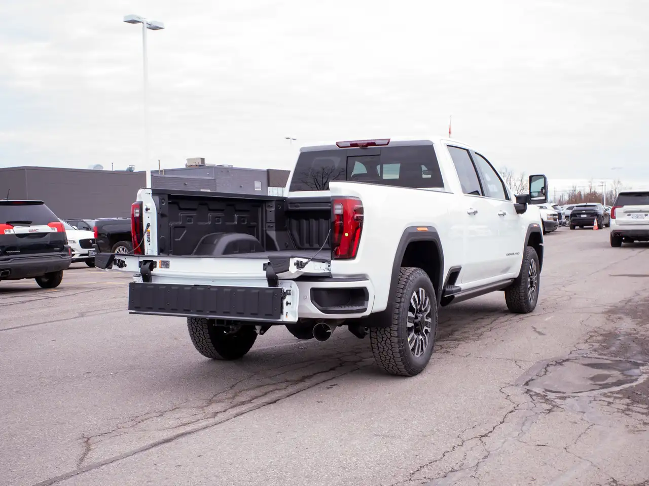 GMC Sierra 2500HD снимка GMC Sierra 2500HD