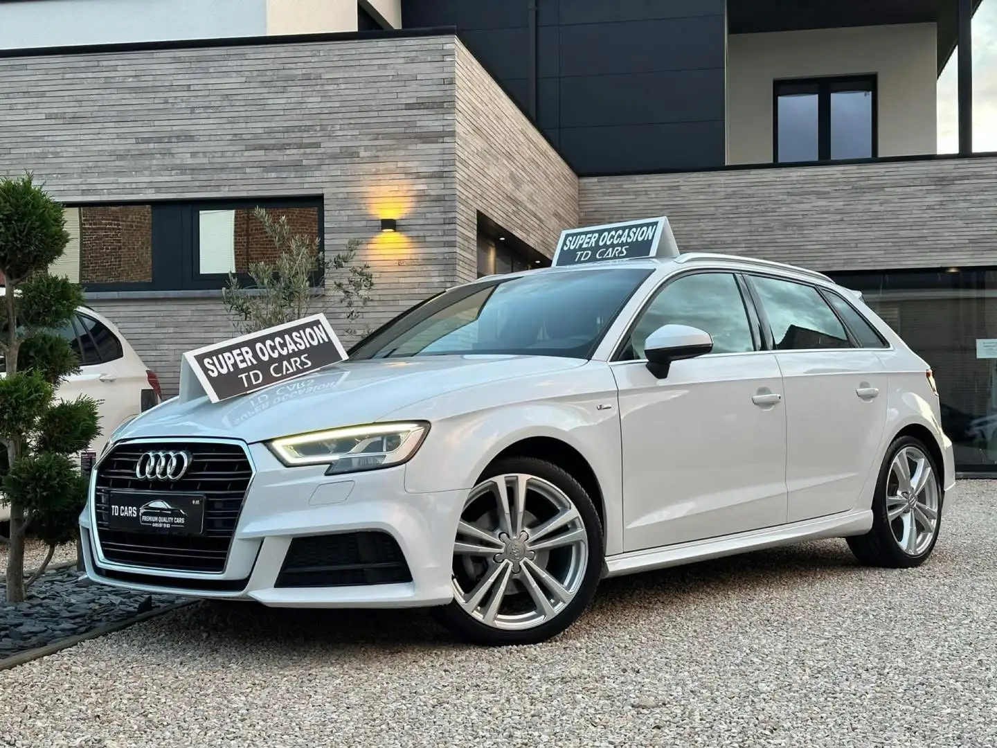 Audi A3 Sportback 1.4 TFSI ultra Sport Білий - 1