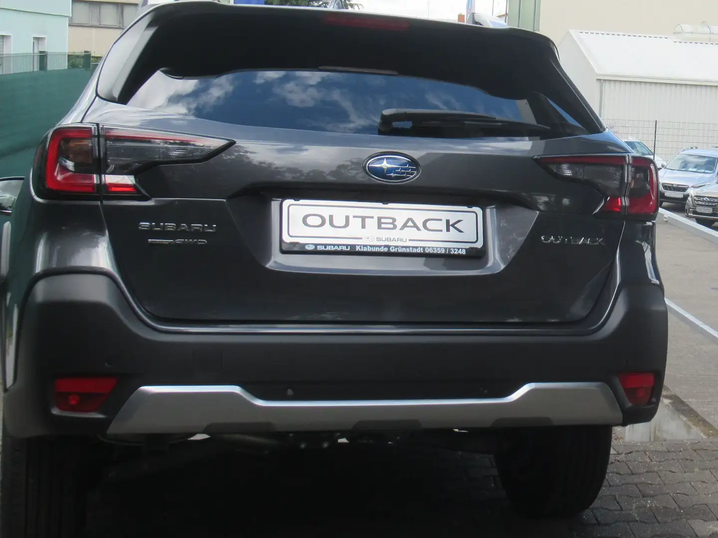 Subaru OUTBACK 2.5i Automatic Platinum Gris - 2