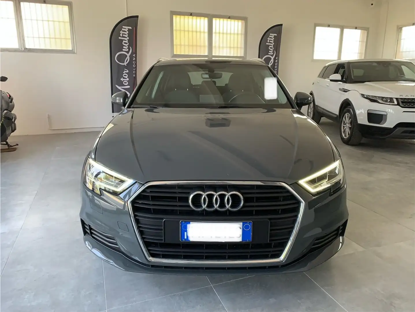 Audi A3 Sportback 1.4 tfsi g-tron Business 110cv s-tronic Gris - 2