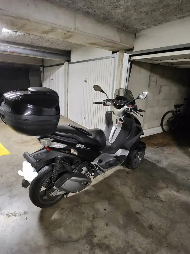 Piaggio MP3 300