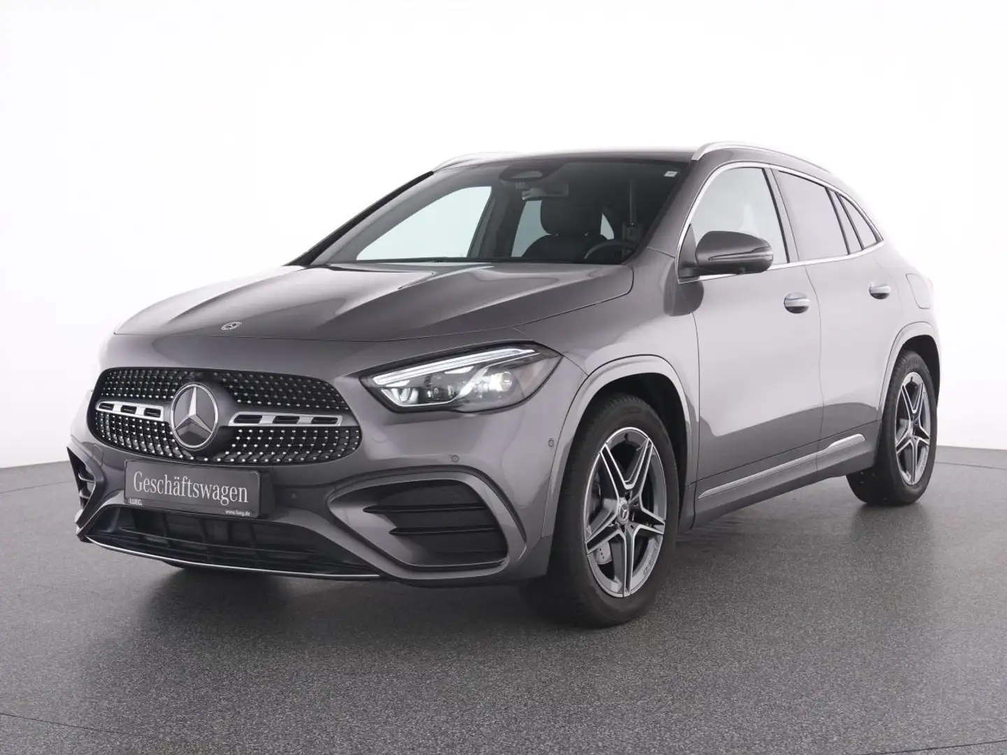 Mercedes-Benz GLA 180 d AMG+AHK+MEMORY+FAHRASS+KEYLESS-GO+360° Grau - 2