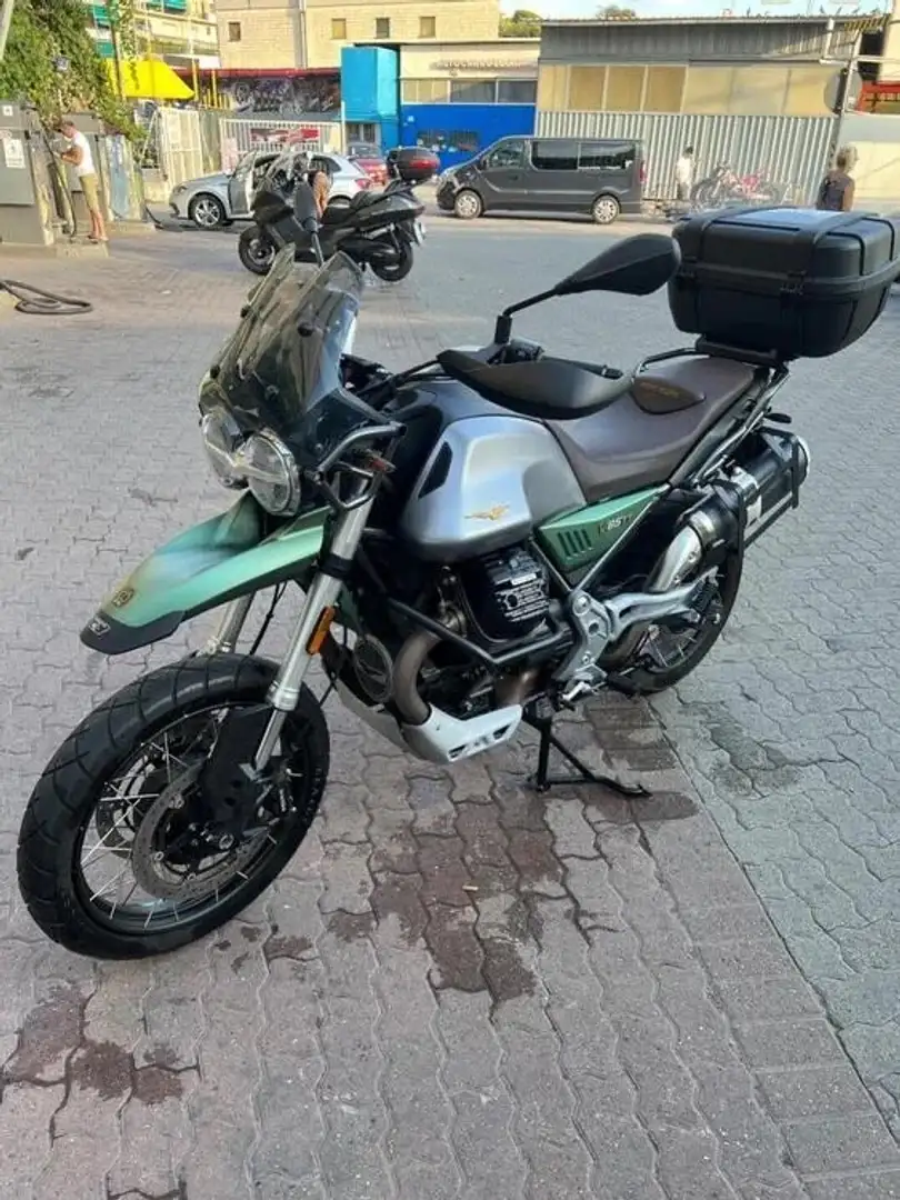 Moto Guzzi V 85 TT Verde - 1