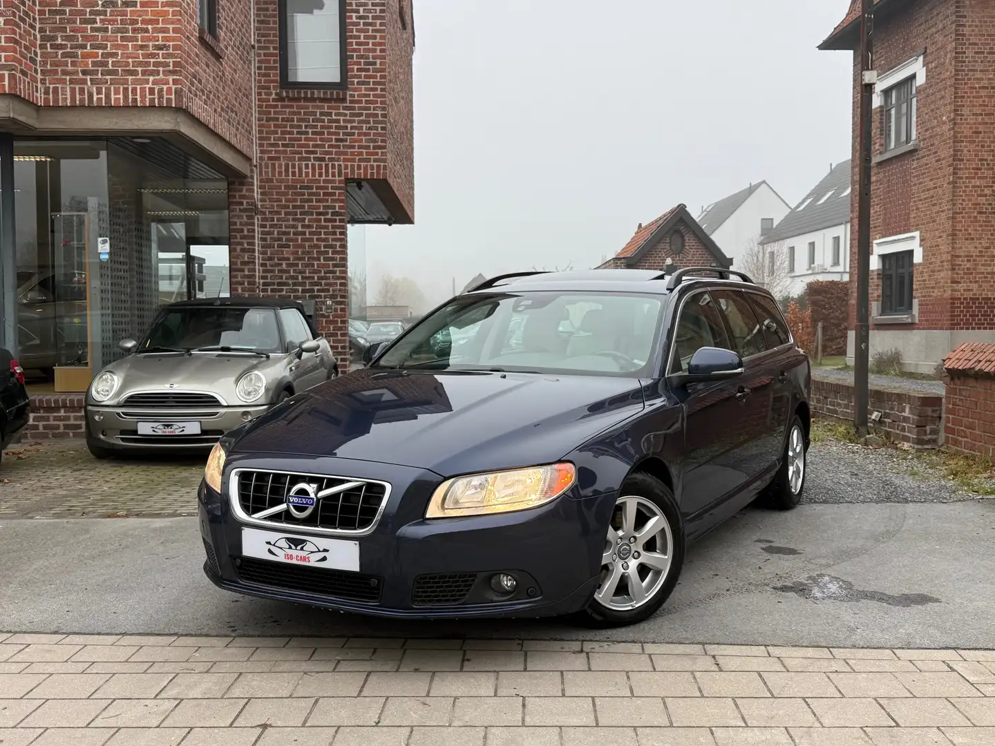 Volvo V70 DRIVe Summum Modrá - 1