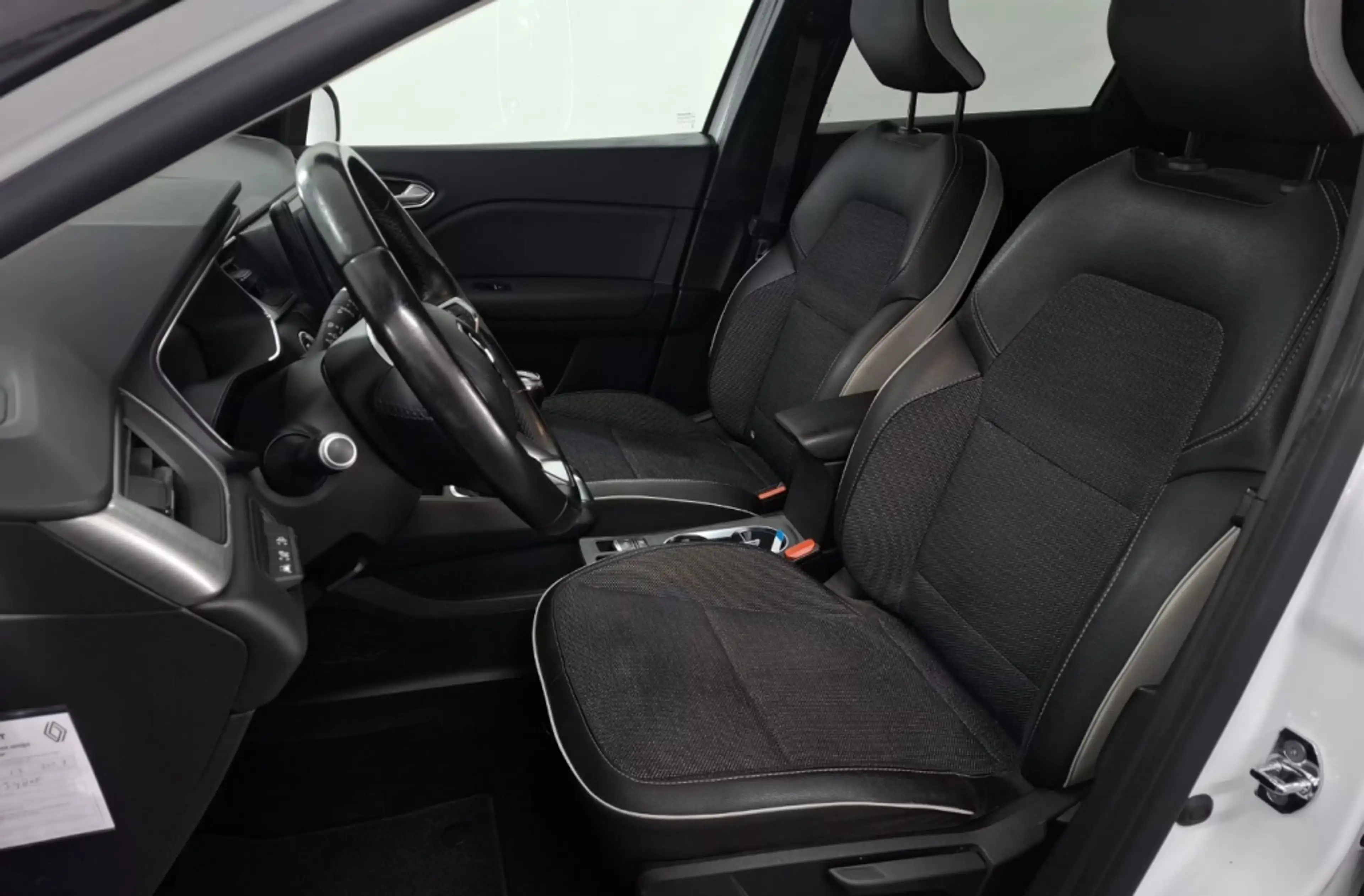 Renault Captur 1.0 TCe Intens — photo 5