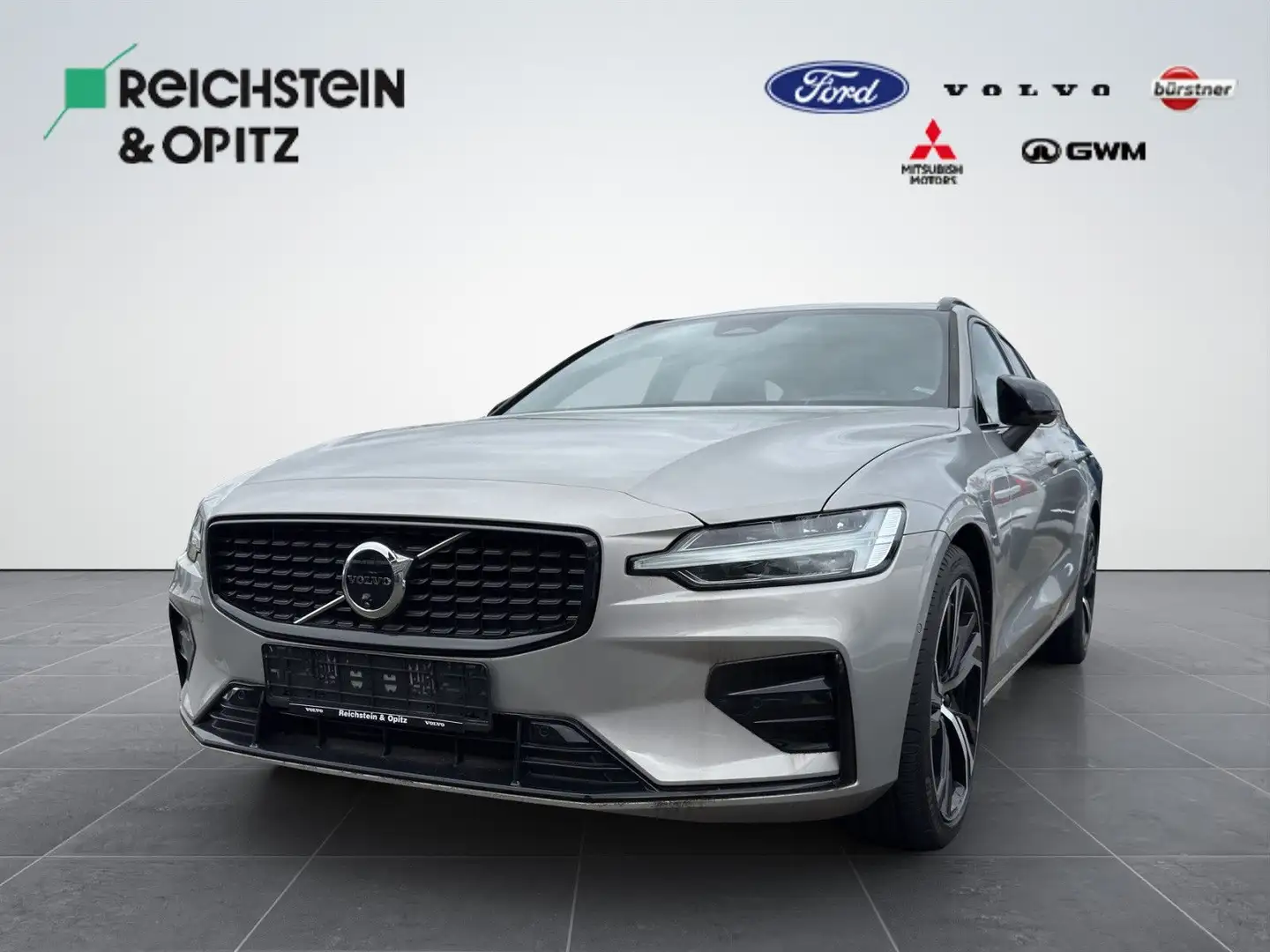Volvo V60 B4 B DCT Plus Dark +ACC +360°RFK +Pano Silver - 1