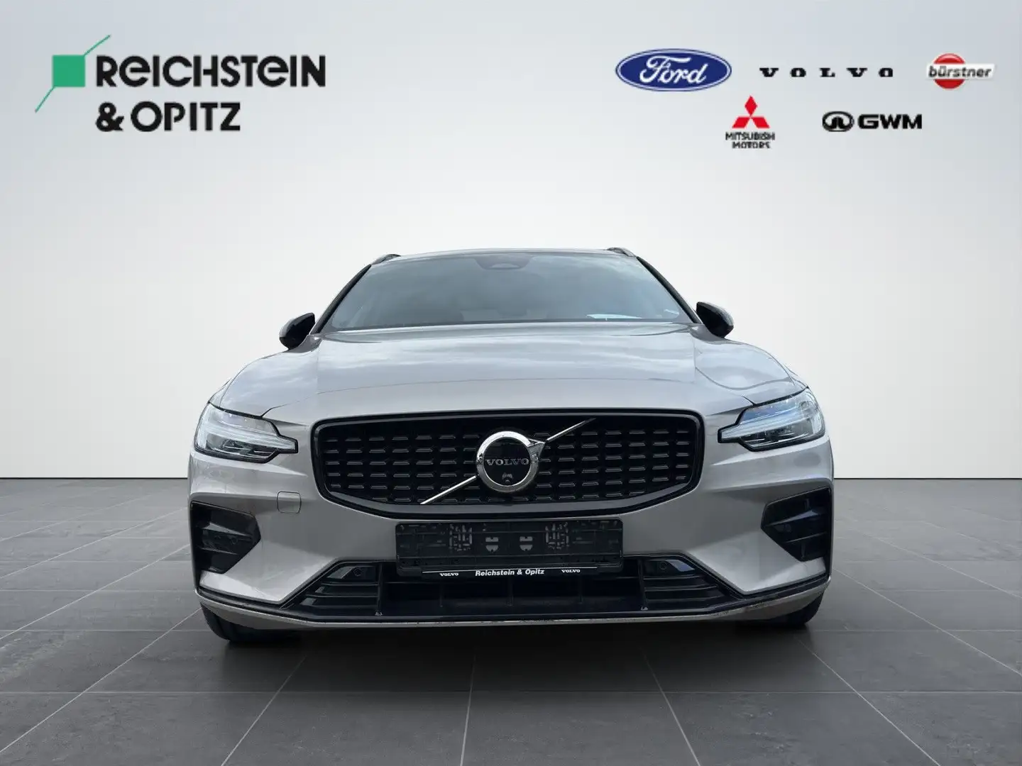Volvo V60 B4 B DCT Plus Dark +ACC +360°RFK +Pano Silver - 2