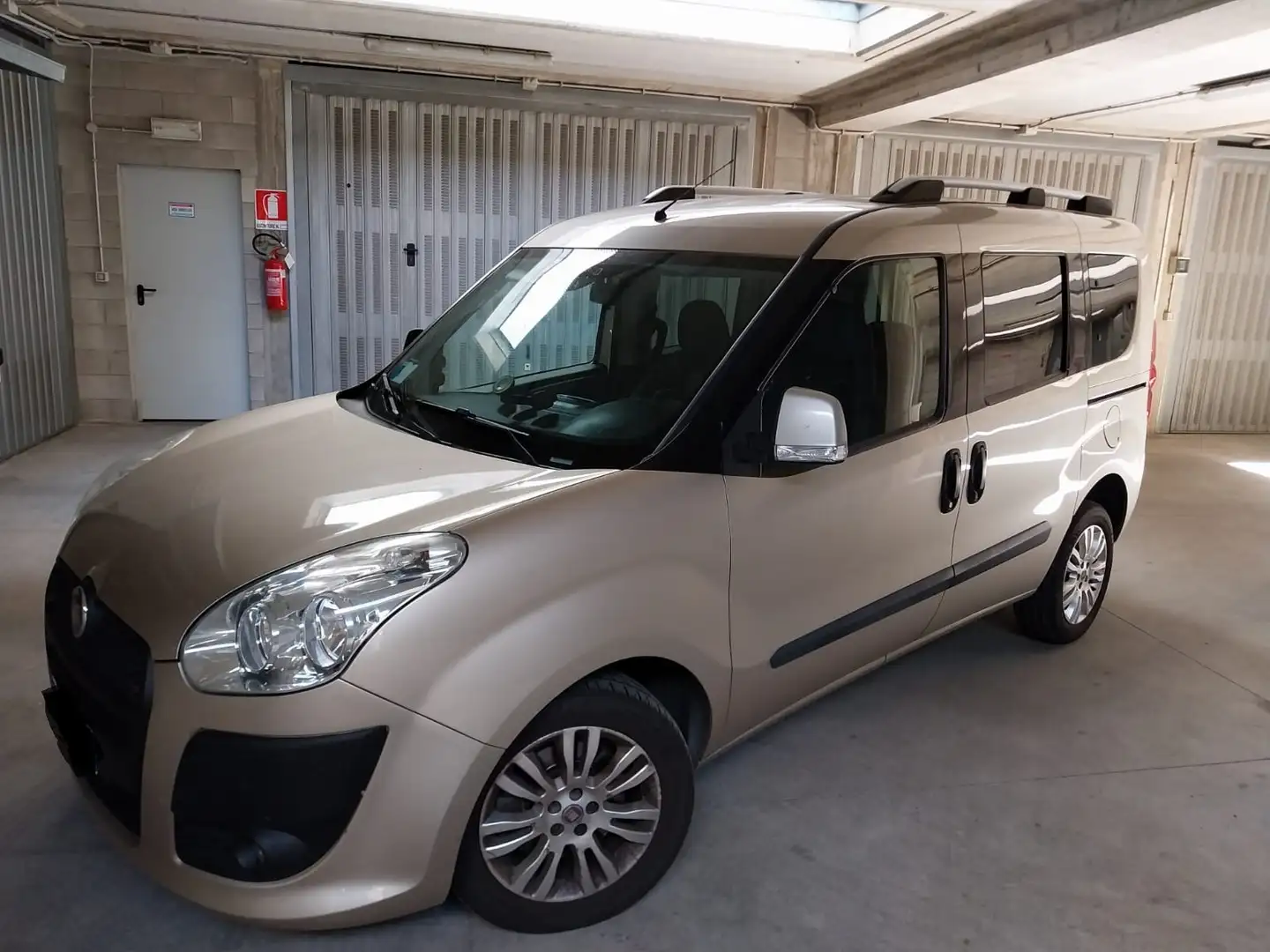 Fiat Doblo Doblo II 2010 1.6 mjt 16v Emotion - 7 posti Золотий - 1