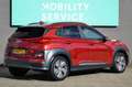 Hyundai KONA EV Premium 64 kWh 3FASE SOH93% Leder ACC Lane LED Rouge - thumbnail 3