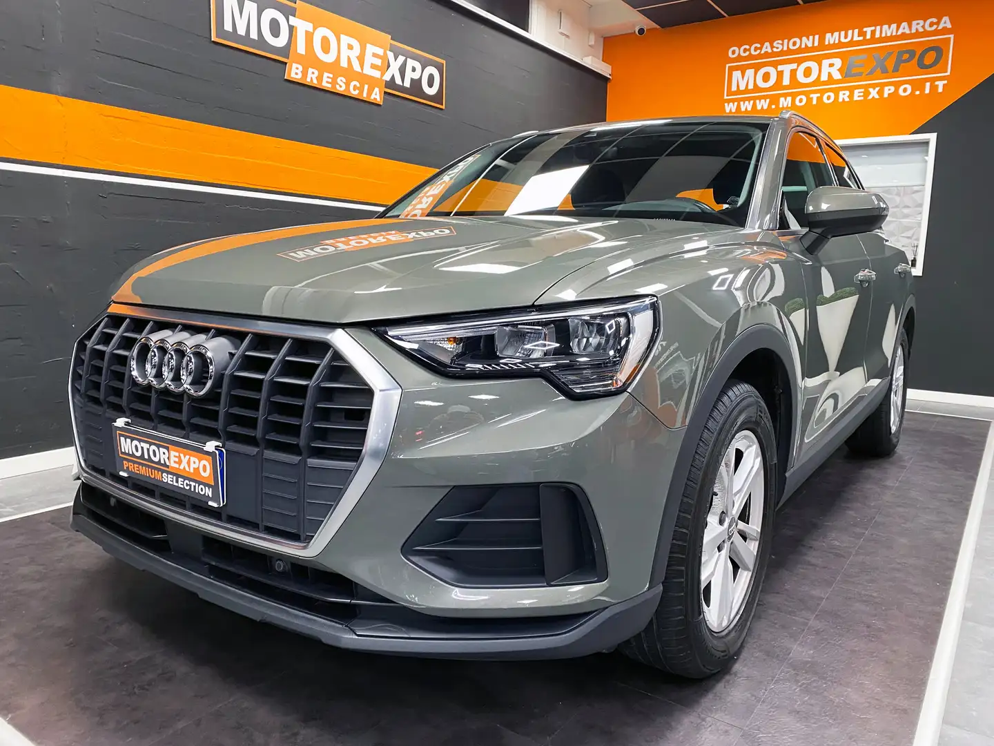Audi Q3 35 1.5 16V TSI 150 Cv Business Advanced PreSense Gris - 1