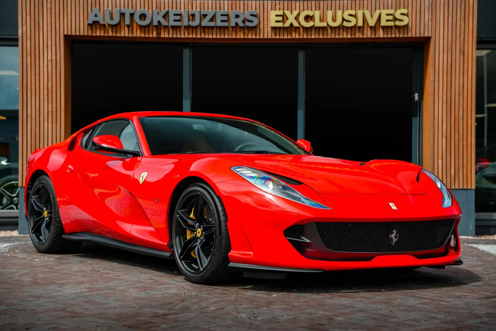 Ferrari 812 6.5 V12 Superfast HELE Keramisch Carbon Alcantara Roşu - 1