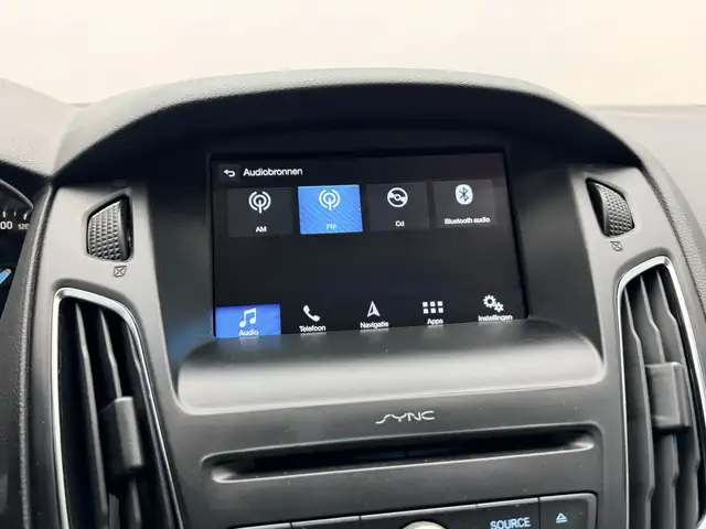 Ford Focus view 12