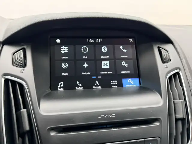 Ford Focus view 16
