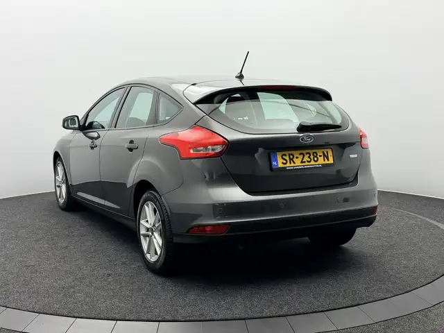 Ford Focus view 4
