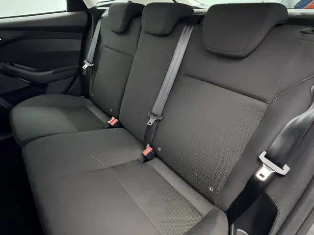 Ford Focus view 20
