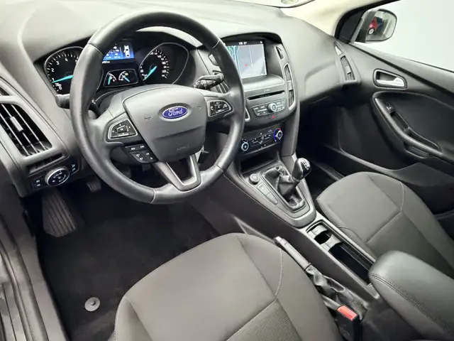 Ford Focus view 6