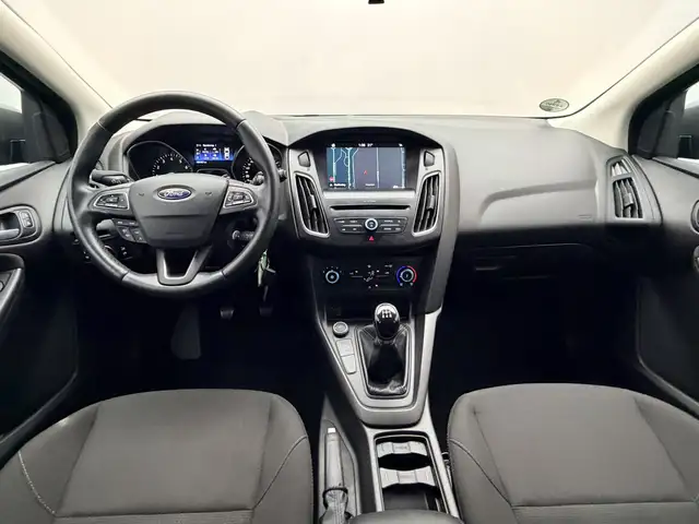 Ford Focus view 2