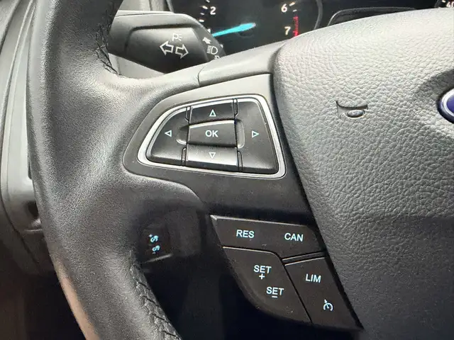 Ford Focus view 18