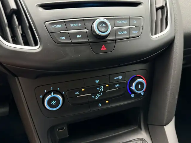 Ford Focus view 11