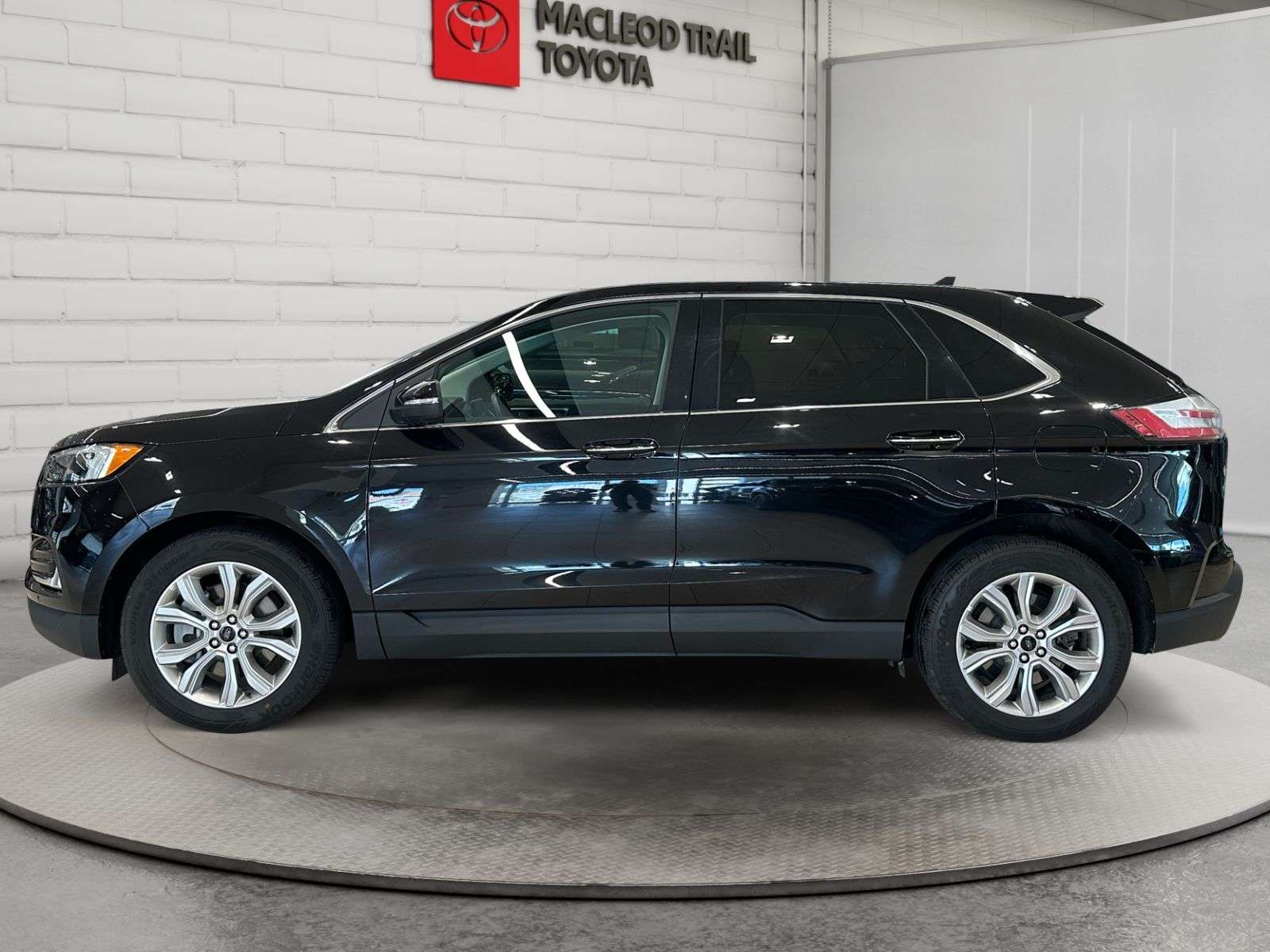 2024 Ford Edge Titanium AWD | No Accidents | Leather, B&O, Heated — снимка 1