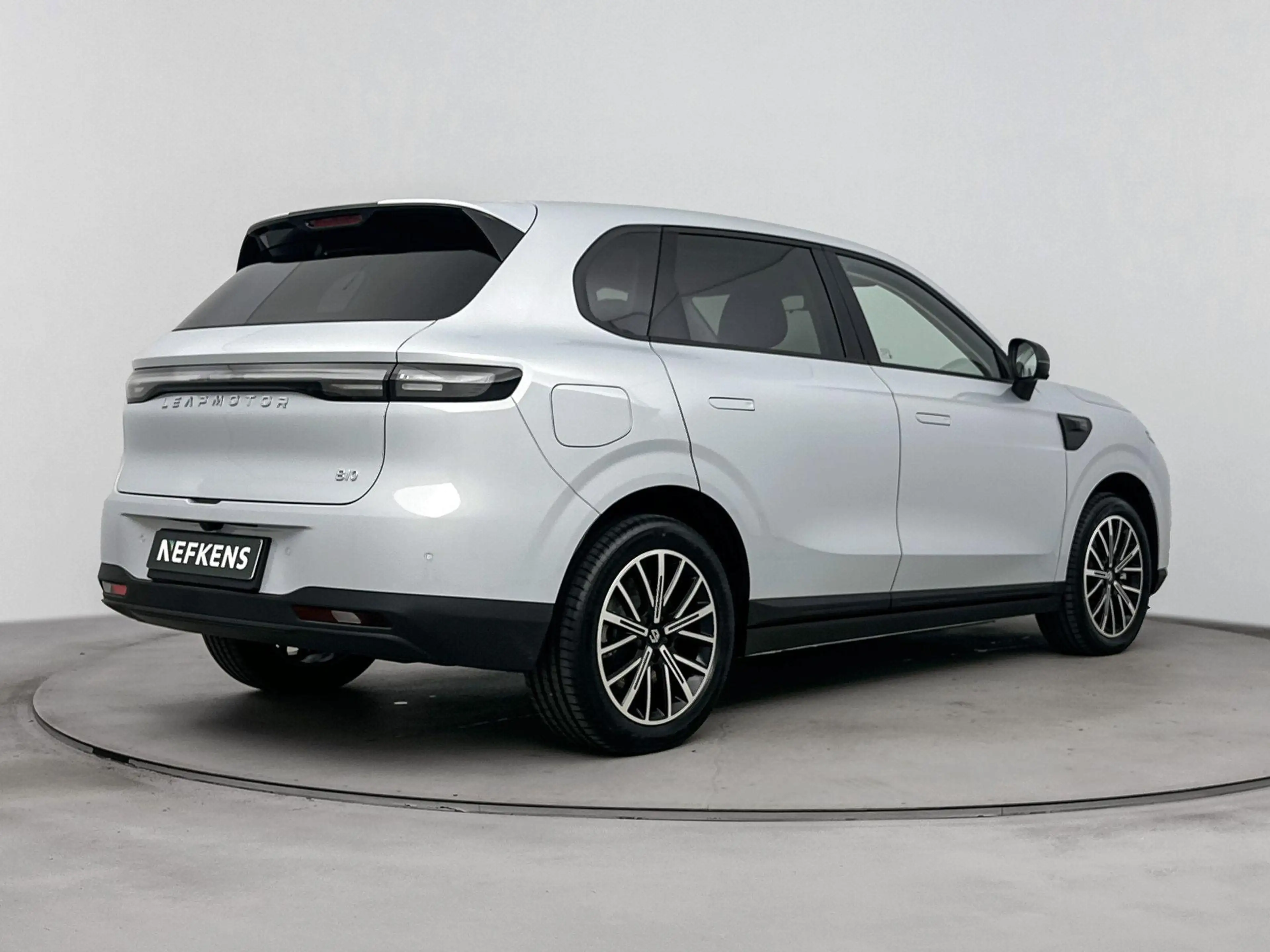 Leapmotor B10 Design ProMax 67.1 kWh Lederen Bekleding | Stoel e — photo 14