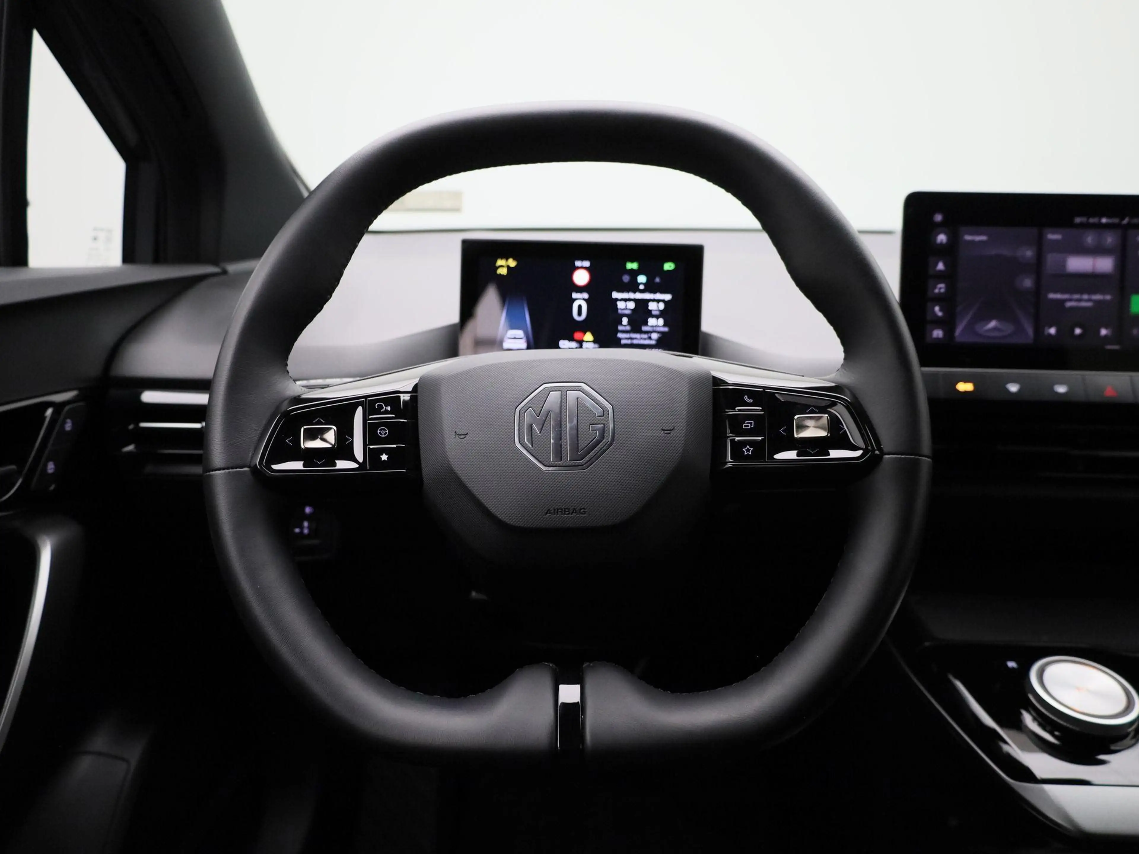 MG MG4 64 kWh Luxury | Navi | Camera | Led Koplampen | Ap — photo 8