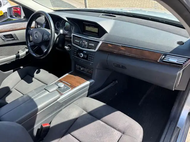 Mercedes-Benz E-Class view 8
