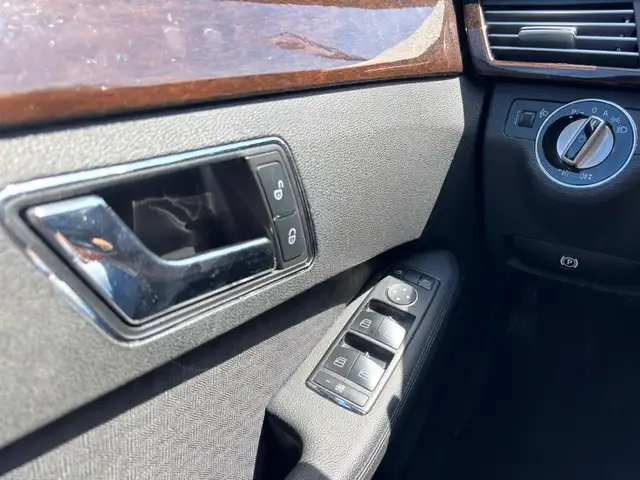Mercedes-Benz E-Class view 11