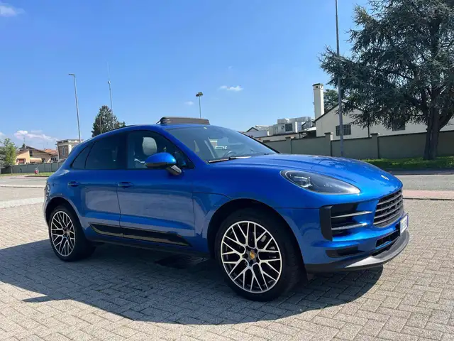 Porsche Macan view 2