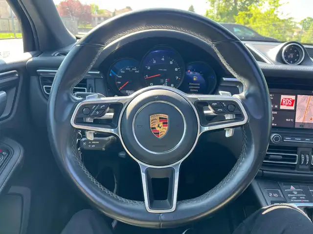 Porsche Macan view 9